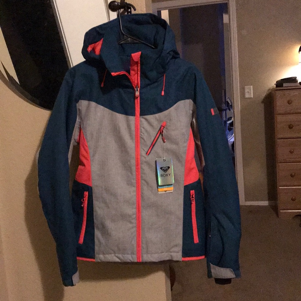 New Roxy snowboarding jacket medium